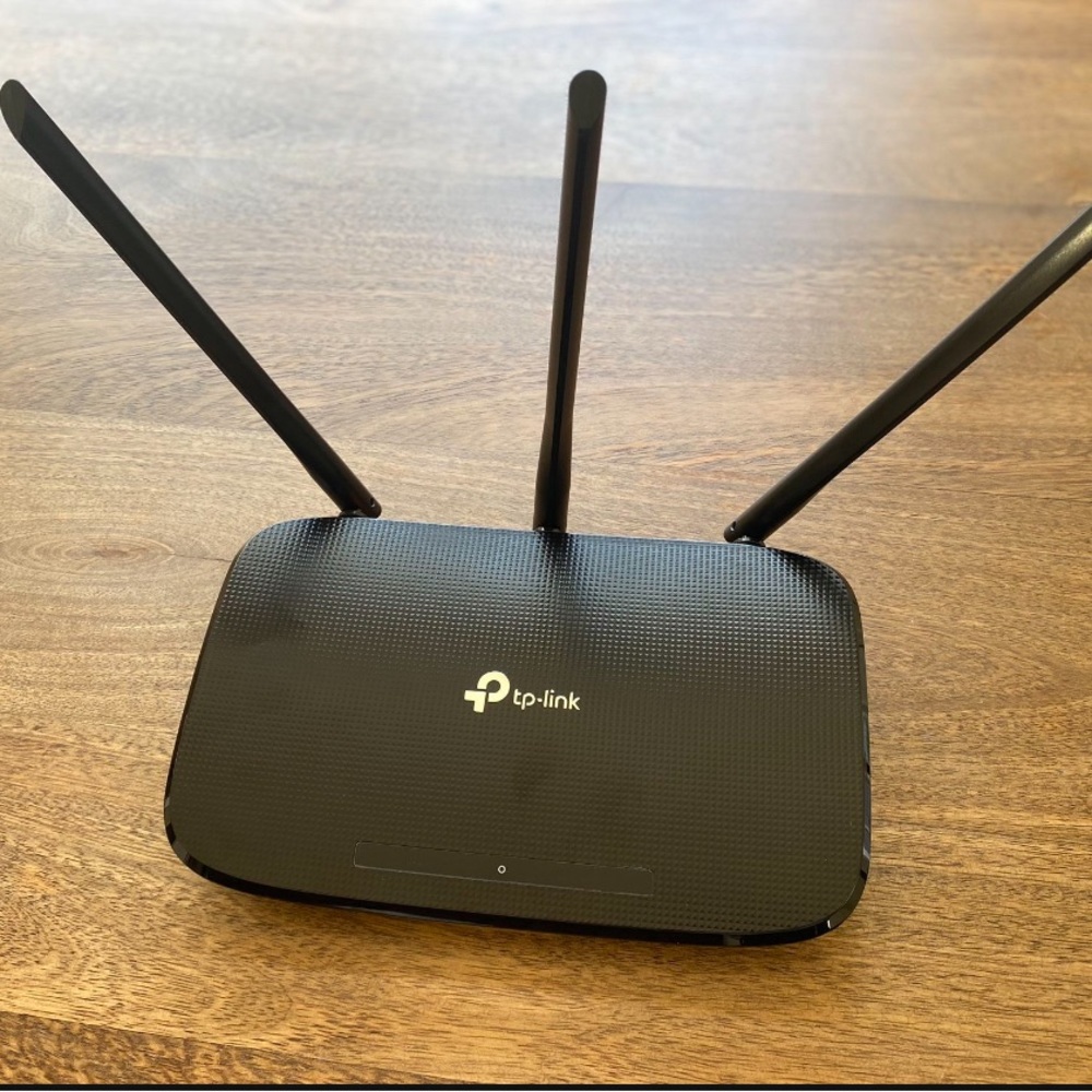 TP-Link Wireless Router - Picture 2 of 3